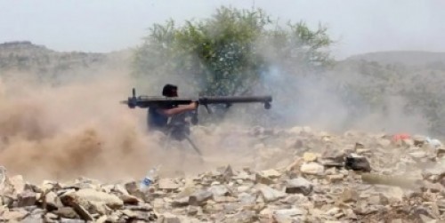 بإسناد من التحالف..الجيش يحرر مواقع جديدة بصعدة