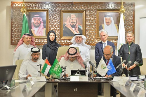 بقيمة 60 مليون دولار.. توقيع اتفاقية بين السعودية والإمارات واليونيسيف لتنفيذ مشاريع إنسانية باليمن