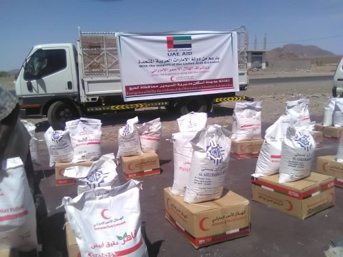 الهلال الإماراتي يدشن توزيع 500 سلة غذائية في تبن بلحج  