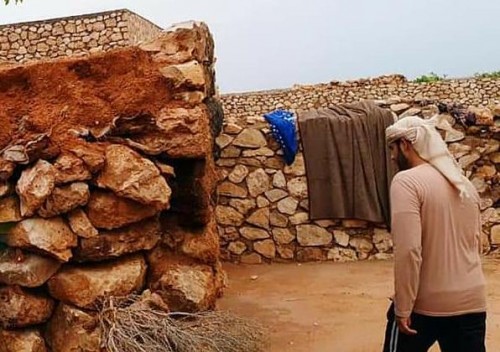 خليفة الإنسانية تقوم بمسح ميداني في سقطرى لإعادة بناء وترميم المنازل المتضررة 