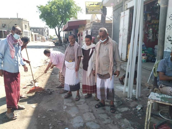 رفع المخلفات من سوق مدينة حبيل جبر