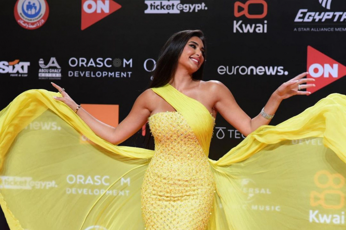 فستان الفنانة ياسمين صبري في مهرجان الجونة 2021
