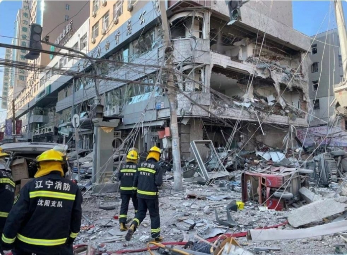 آثار حادث انفجار مطعم في مدينة شنيانغ شمال شرقي الصين