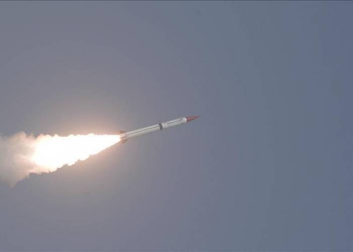 إطلاق صاروخ حوثي على الدرب في مديرية حريب