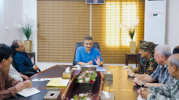 محافظ عدن يطالب الأمن برفع مستوى جاهزيته
