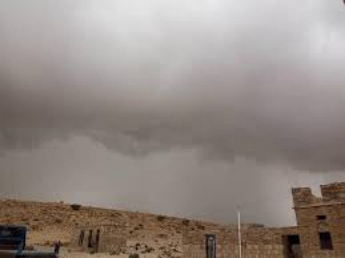 تحذير من اضطرابات جوية في حضرموت حتى الجمعة المقبل