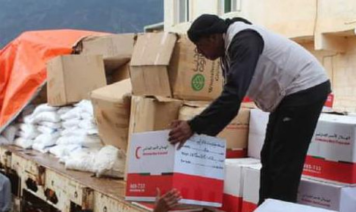 مئات الأسر بحديبو تستقبل مساعدات إنسانية إماراتية