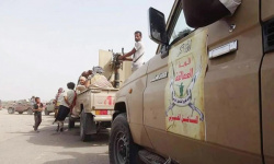 ألوية العمالقة تطارد الحوثيين بجبهات حريب بهجوم موسع