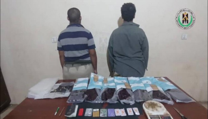 سقوط متهمين بـ7.5 كيلوجرام مخدرات في الشيخ عثمان