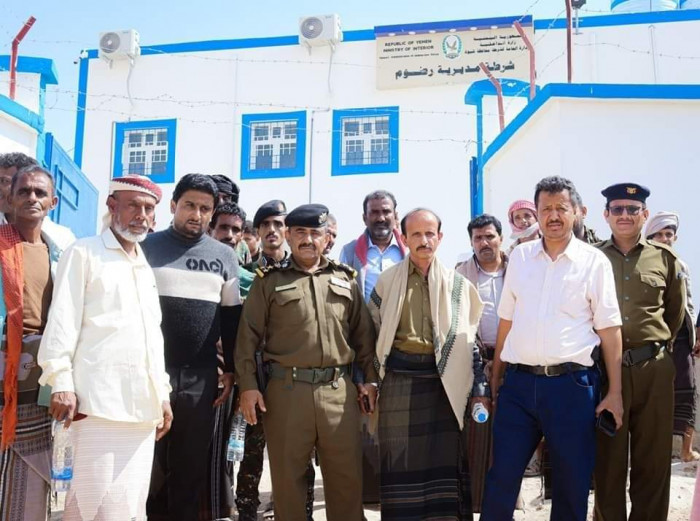 افتتاح مبنى شرطة رضوم بعد تأهيله بدعم إماراتي