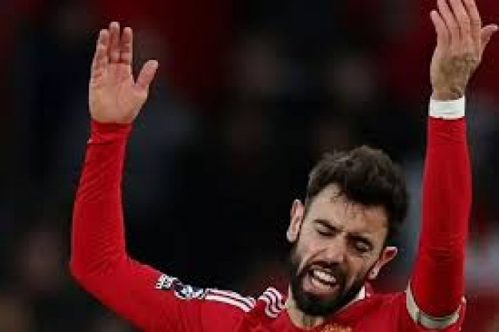 أموريم يدافع عن فرنانديز بعد انتقادات كين أموريم يدافع عن فرنانديز بعد انتقادات كين