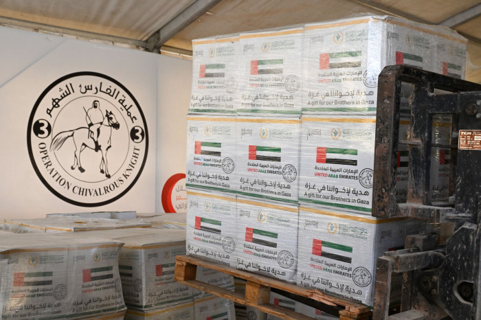 لدعم الأشقاء بغزة.. وصول 4 طائرات مساعدات إماراتية إلى العريش لدعم الأشقاء بغزة.. وصول 4 طائرات مساعدات إماراتية إلى العريش