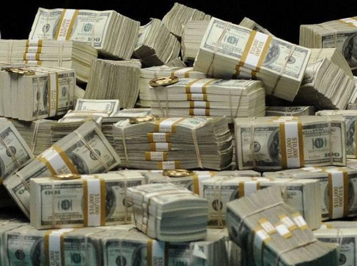 الديون العالمية تتجاوز 100 تريليون دولار في 2024 الديون العالمية تتجاوز 100 تريليون دولار في 2024