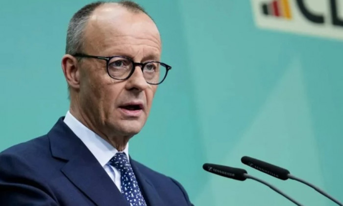 رئيس ألمانيا يعين ميرتس مستشاراً جديداً للبلاد رئيس ألمانيا يعين ميرتس مستشاراً جديداً للبلاد