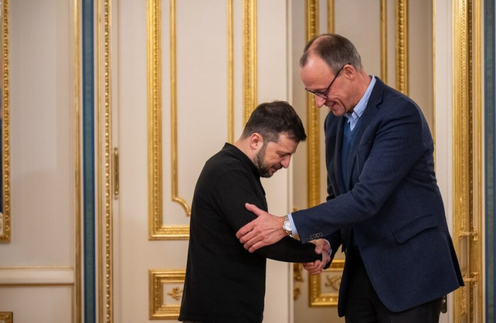 مستشار ألمانيا الجديد: مستعدون لتقديم ضمانات أمنية لأوكرانيا مستشار ألمانيا الجديد: مستعدون لتقديم ضمانات أمنية لأوكرانيا