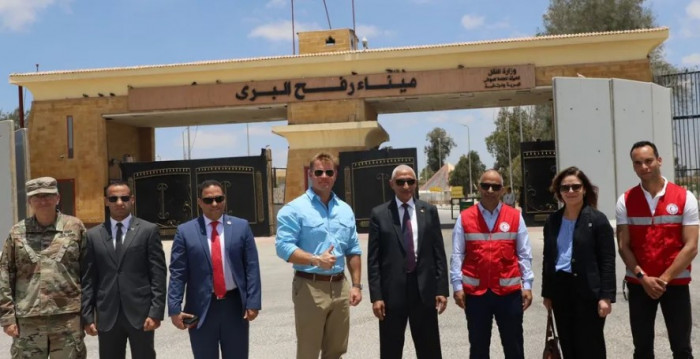وفد أمريكي يجرى زيارة إلى معبر رفح