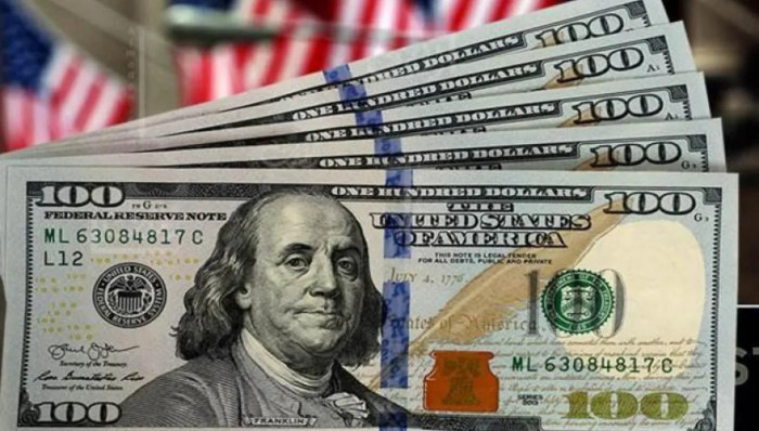 الدولار يرتفع مع ترقب مؤشر التضخم وجدل رسوم "ترامب"