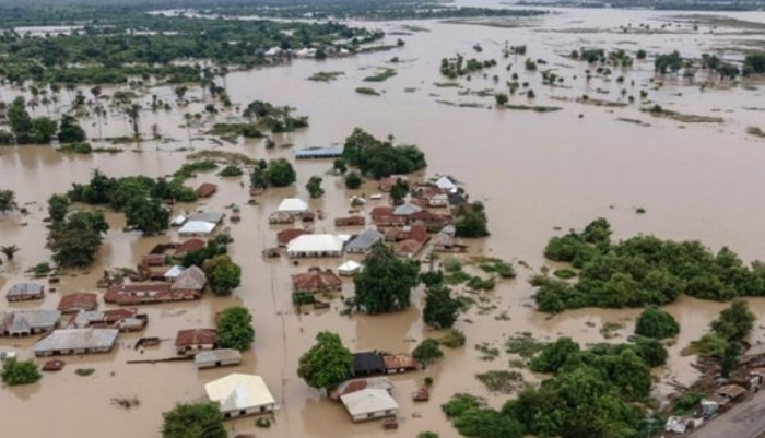 وفاة 88 شخصاً جراء الفيضانات في نيجيريا وفاة 88 شخصاً جراء الفيضانات في نيجيريا