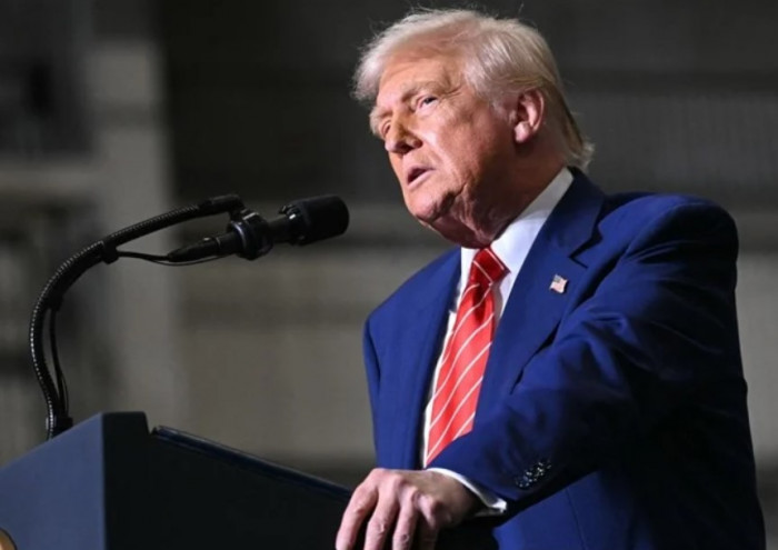 ترامب: إيران تماطل في المباحثات النووية