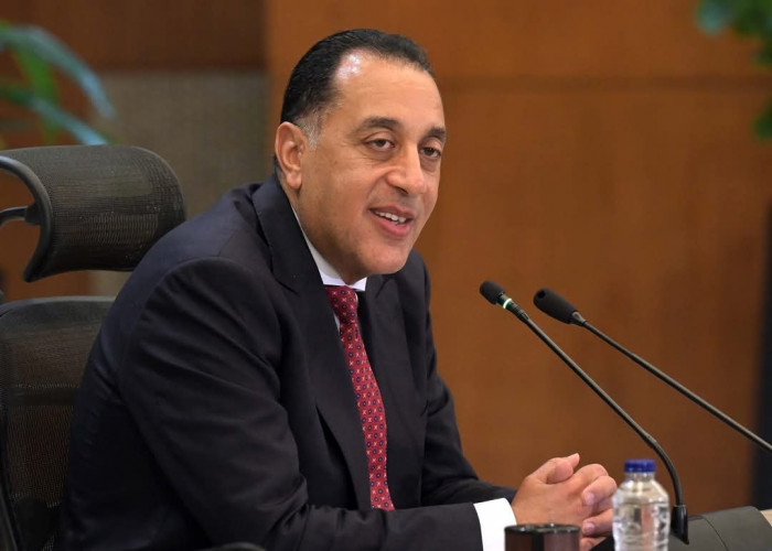 رئيس الوزراء المصري يُهنئ نظيره السوداني بتوليه منصبه الجديد رئيس الوزراء المصري يُهنئ نظيره السوداني بتوليه منصبه الجديد