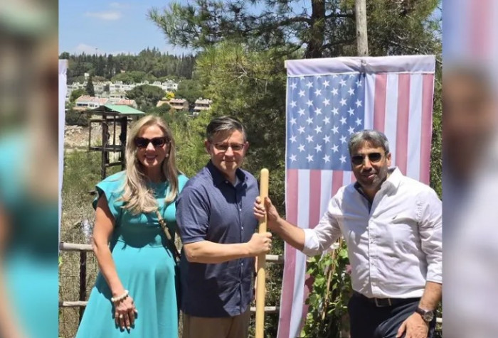 رئيس النواب الأمريكي يزور مستوطنة في الضفة الغربية رئيس النواب الأمريكي يزور مستوطنة في الضفة الغربية