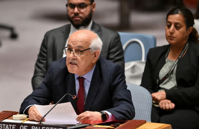مندوب فلسطين: إسرائيل لا تبالي بميثاق الأمم المتحدة ولا قراراتها