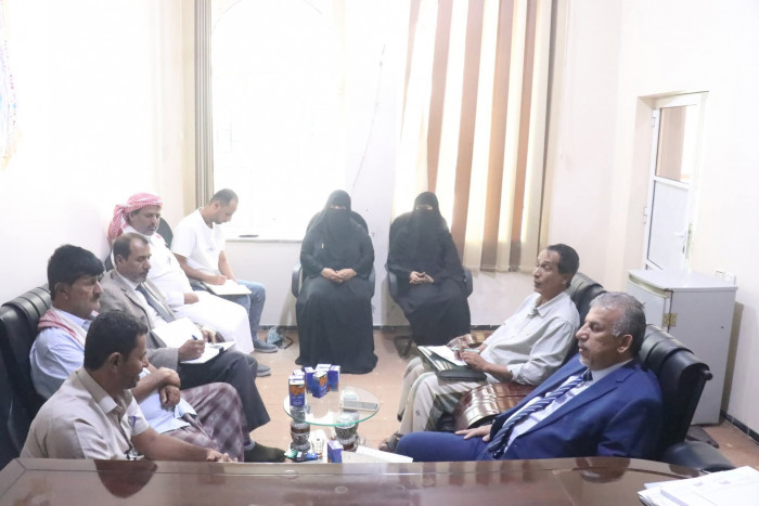 فريق التوجيه يطلع على مهام مكتب الشؤون الاجتماعية في المهرة