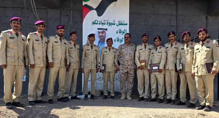 الكليبي يلتقي خريجي كلية زايد العسكرية