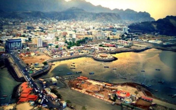 تنفيذي صيرة يناقش سبل تحسين الخدمات وتعزيز الإيرادات