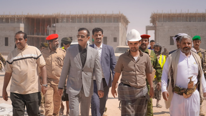 بن الوزير يتفقد مشروع مبنى كلية الطب بجامعة شبوة