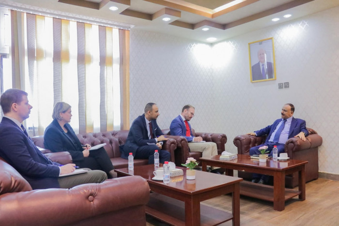 وزير النقل يدعو لتخفيض رسوم التأمين على المطارات والموانئ