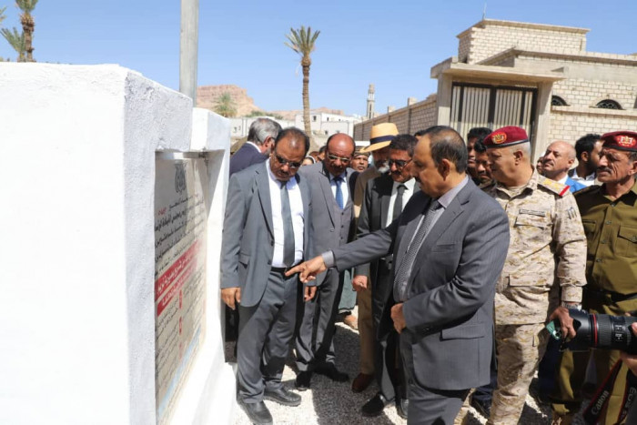 محافظ حضرموت يدشن 7 مشاريع تنموية في تريم