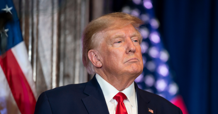 ترامب يُخفّض الرسوم الجمركية على سلع غذائية مختارة