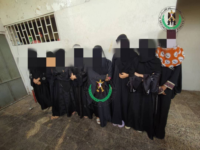 الإطاحة بشبكتين منظمتين للأعمال المنافية للآداب في لحج