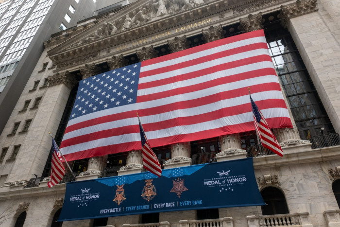 هيئة الأوراق المالية الأمريكية تحقق مع "جيفريز" هيئة الأوراق المالية الأمريكية تحقق مع "جيفريز"