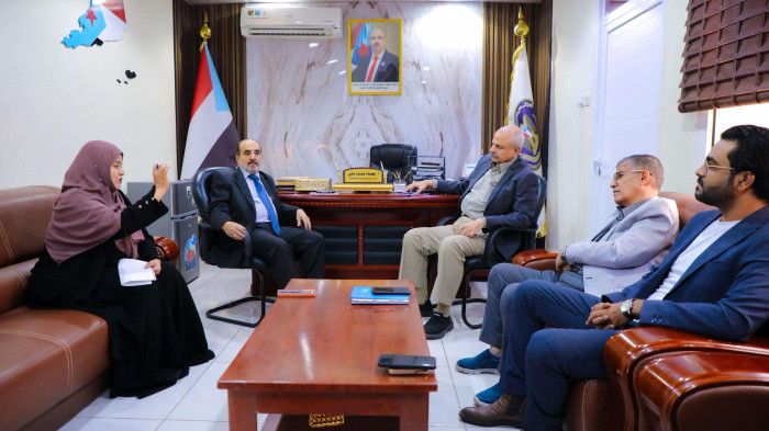 فريق التوجيه بالعاصمة عدن يهنئ الرئيس الزُبيدي بتحرير وادي حضرموت