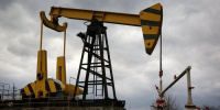 أسعار النفط ترتفع مدفوعة بمخاوف تعطل الإمدادات