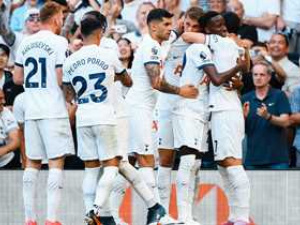 فرانك مدرب توتنهام يتطلع لمواجهة "بطابع خاص" أمام فريقه السابق برنتفورد