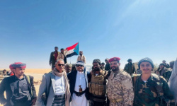 وفد من سلطة شبوة يزور الوحدات المرابطة في معسكر عارين