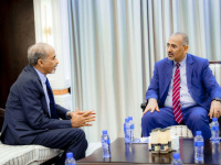 الرئيس الزُبيدي يبحث مع الصبيحي التنسيق بين الوحدات الأمنية والعسكرية