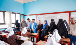 معاوية وجواد يتفقدان سير الامتحانات في مدارس الشيخ عثمان