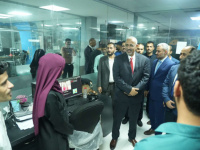 الرئيس الزُبيدي يتفقد قطاع الإذاعة والتلفزيون الجنوبي