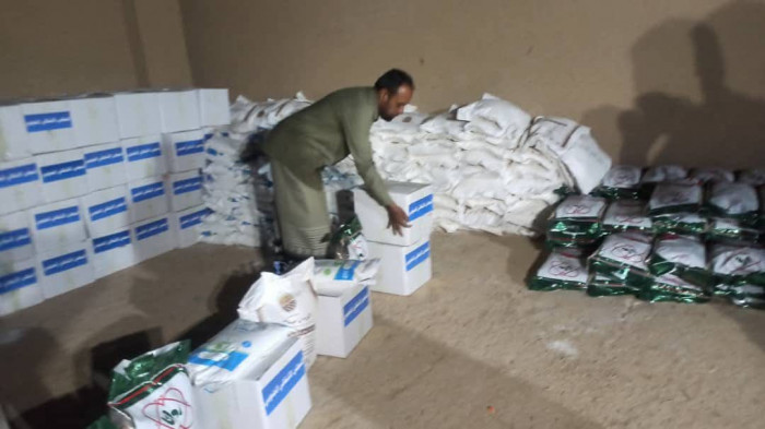 انتقالي القطن يواصل توزيع السلال الغذائية على الأسر الأشد احتياجًا انتقالي القطن يواصل توزيع السلال الغذائية على الأسر الأشد احتياجًا