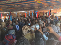 توافد أبناء مديرية الصعيد إلى مخيم الاعتصام الشعبي