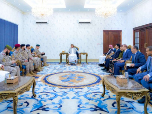 الرئيس الزُبيدي يرحب بقيادة القوات المشتركة للتحالف العربي في عدن