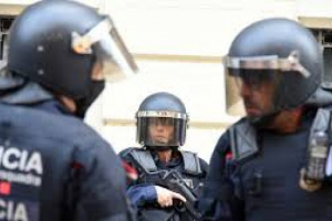 الشرطة الإسبانية تفكّك شبكة تهرّب الحشيش من المغرب عبر مروحيات