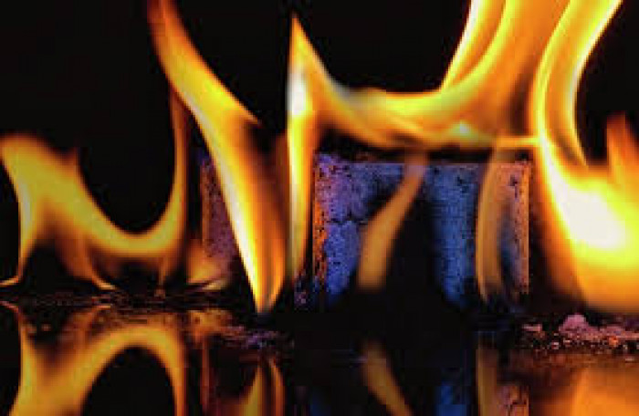 علماء روس يبتكرون نوعًا جديدًا من البلاستيك المقاوم للحريق 