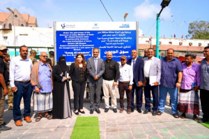 محافظ عدن يفتتح "سوق الوومن" في مديرية صيرة