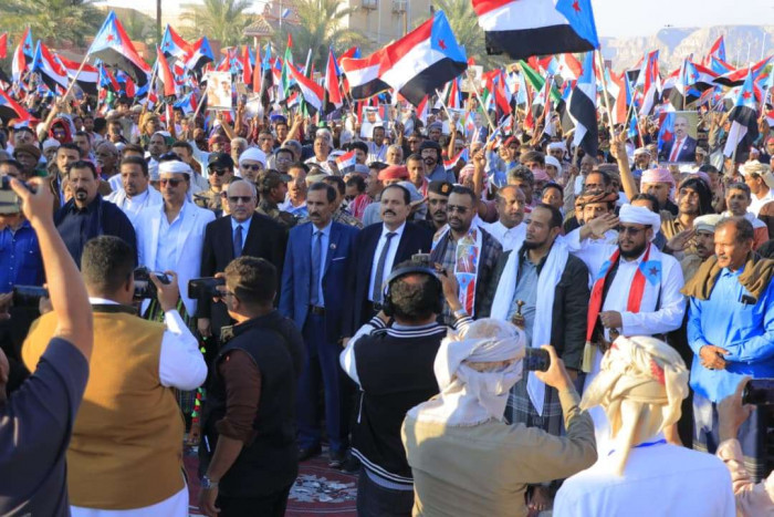 أطلق مغردون جنوبيون مجموعة هاشتاجات اليوم الأحد، شملت القوات الجنوبية طاردة للإرهاب، والجنوب واحد لا يتجزا، ودولة الجنوب العربي.. وشددوا على حق الجنوب العربي في مكافحةالإرهاب وتعزيزالتلاحم الشعبي العسكري وتحصين الوعي من الشائعات التي تستهدف الاصطفاف الشعبي.. وتشهد عموم محافظات الجنوب العربي اعتصامات شعبية حاشدة، لمطالبة الرئيس القائد عيدروس قاسم الزُبيدي، رئيس المجلس الانتقالي الجنوبي، بإعلان دولة الجنوب الفيدرالية كاملة السيادة. القوات الجنوبيه طارده للارهاب الجنوب واحد لا يتجزا دوله الجنوب العربي المشهد الجنوبي المشهد العربي للتفاصيل. اقرأ المزيد من المشهد العربي 