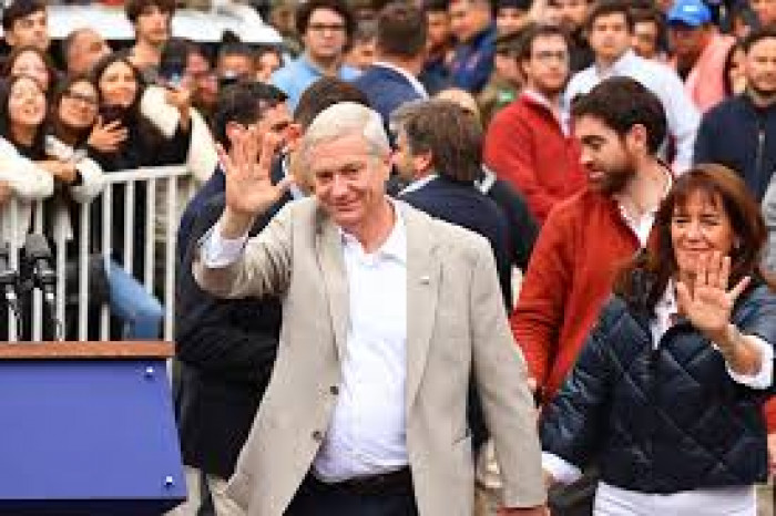 خوسيه كاست رئيسًا لتشيلي 